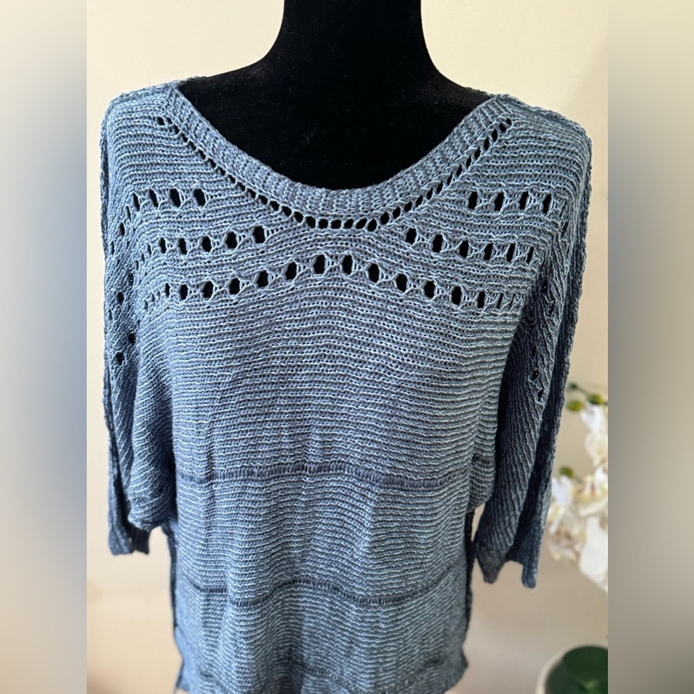 EUC- Bua/Bua Sweater Top